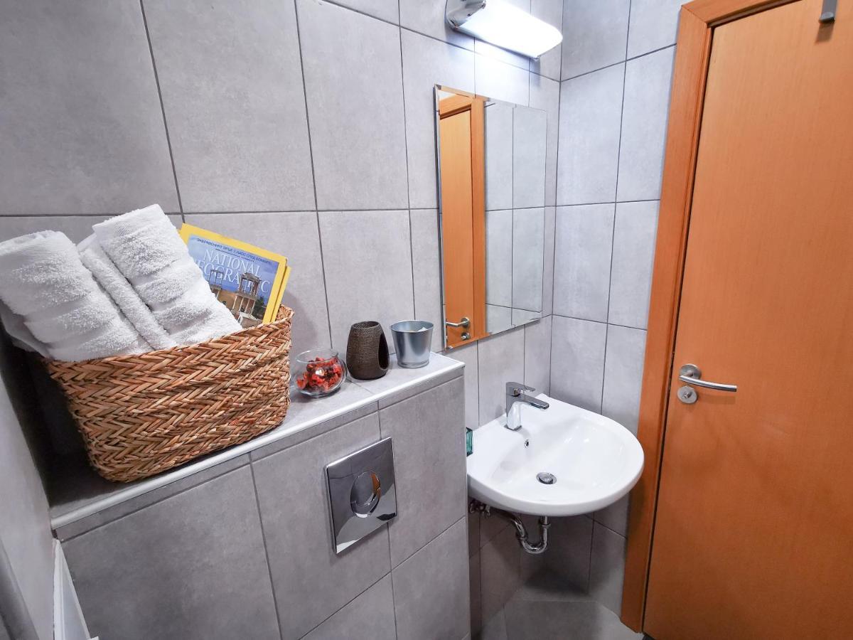 So Close Kapana - 2 Rooms Central Apartments Plovdiv Ngoại thất bức ảnh